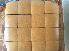 切开，冷了更好切，不过我用关东光刀，冷的都好切