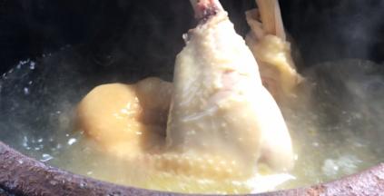 再放入锅中，煮沸后转小火煮10分钟