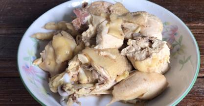 切成小块，装入盘中