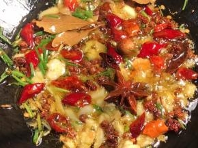 也可以倒入油锅中炸香