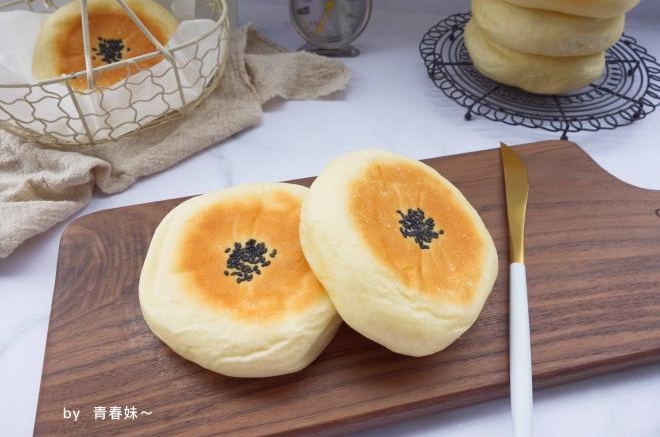日式豆沙面包