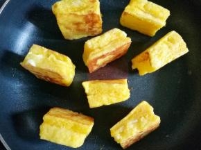 侧面也煎一下。
