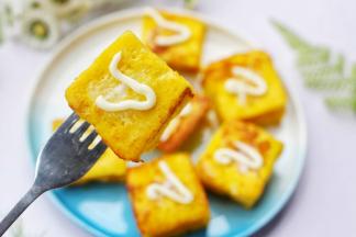 最后上面挤一点酸奶或者沙拉酱或者草莓酱等就可以了。