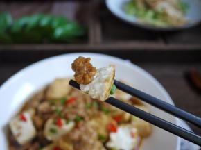 又嫩又香的肉末豆腐就做好了，来碗米饭吧。