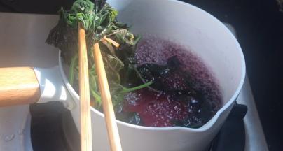 颜色红红的，汤汁变浓稠了