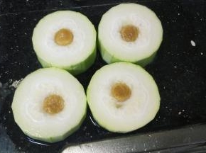 拿出4段镶入瑶柱