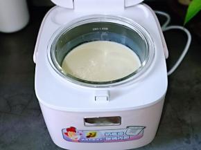 将玻璃内胆放回机体中。