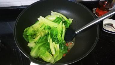 全程大火快速炒均匀至熟透即可
