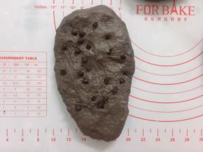 放入巧克力豆揉圆