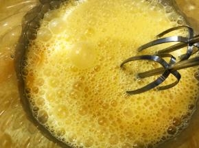 打蛋器高速开始打发