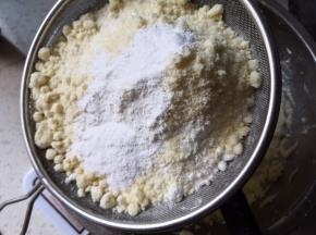 筛入3种粉类