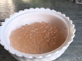 捞出沥水，装入容器内