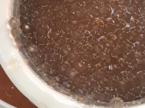 1小时后，西米煮熟至透明状即可