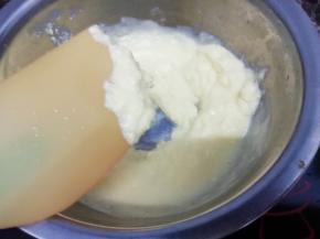 不停的搅拌，搅拌到粘稠为止