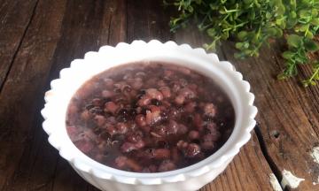 盛出装入容器中