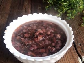 盛出装入容器中