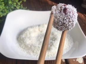 喜欢椰蓉的朋友可以裹上一层椰蓉