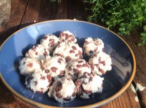 放入盘中，同时锅中烧适量开水