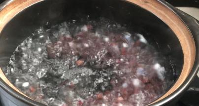 大火烧开后转小火熬煮半小时