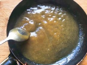 小火熬至浓稠关火