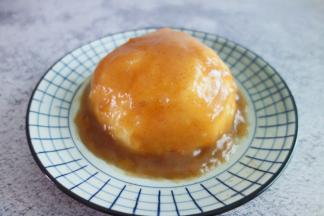 将黑胡椒酱淋在土豆上即可