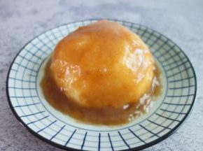 将黑胡椒酱淋在土豆上即可