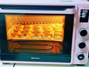 上下管180度烤25分钟。(时间及温度根据自己家烤箱性能另定)