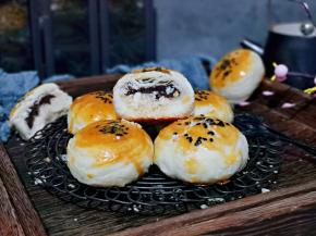 酥的掉渣渣呦～馅料可以根据个人喜欢增加，我喜欢皮厚一点的，所以馅放的少。