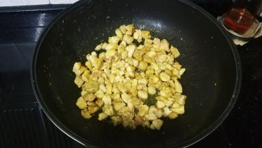 翻炒至8成熟