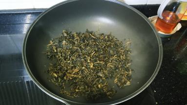 不粘锅炒干