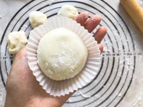 翻面放入纸托中