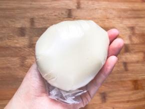 放在保鲜袋中，放入冰箱冷藏30分钟