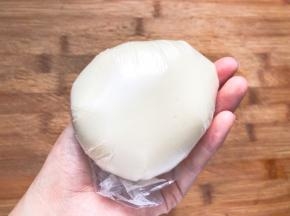 放在保鲜袋中，放入冰箱冷藏30分钟