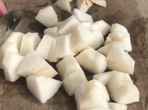 切成小丁备用