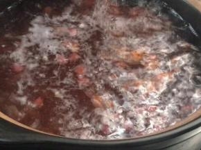 大火烧开后转小火熬煮半小时