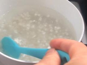 不停的搅拌至沸腾