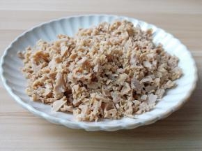 笋干要剁细一点好吃。