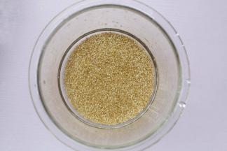 藜麦提前清洗泡1小时。