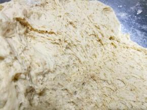 底部呈蜂窝状即可。