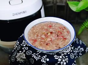 盛出装入碗中，即可食用。