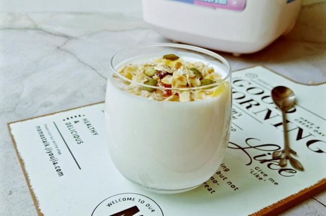坚果酸奶杯