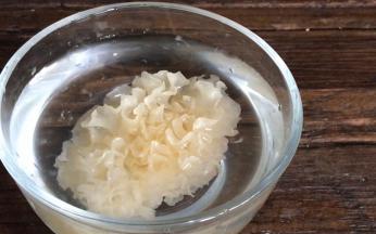 银耳提前浸泡3小时以上