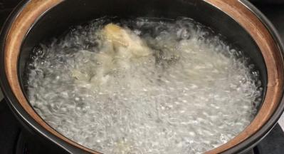 转小火熬煮半小时