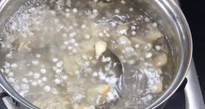 转小火熬煮半小时