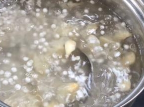 转小火熬煮半小时