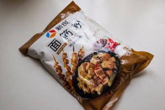 这就是面筋预拌粉，它是由谷脘粉和小麦粉合理搭配而成的，直接使用即可。