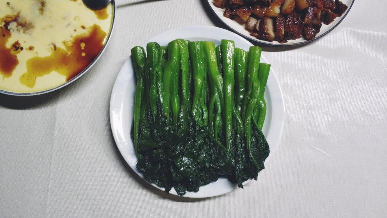 绿油油菜心