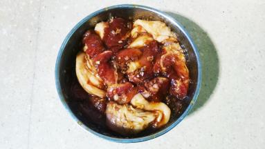 用手按摩按摩，腌20-30分钟
