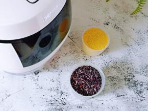 准备食材及饭煲。(量可以根据需求增减)