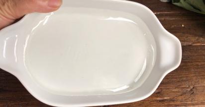 冰粉放置凉透后自然凝固